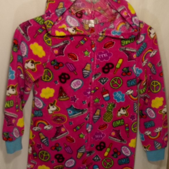 PEACE LOVE & FASHION FUN PRINT ONESIE - Picture 2 of 7